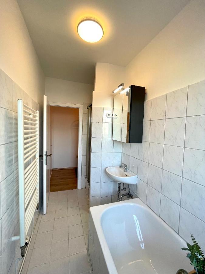 Downtown Apartment By Ninja Spaces - Kingsize-Bett, Kueche, Netflix, Terrasse Wuppertal Exteriér fotografie